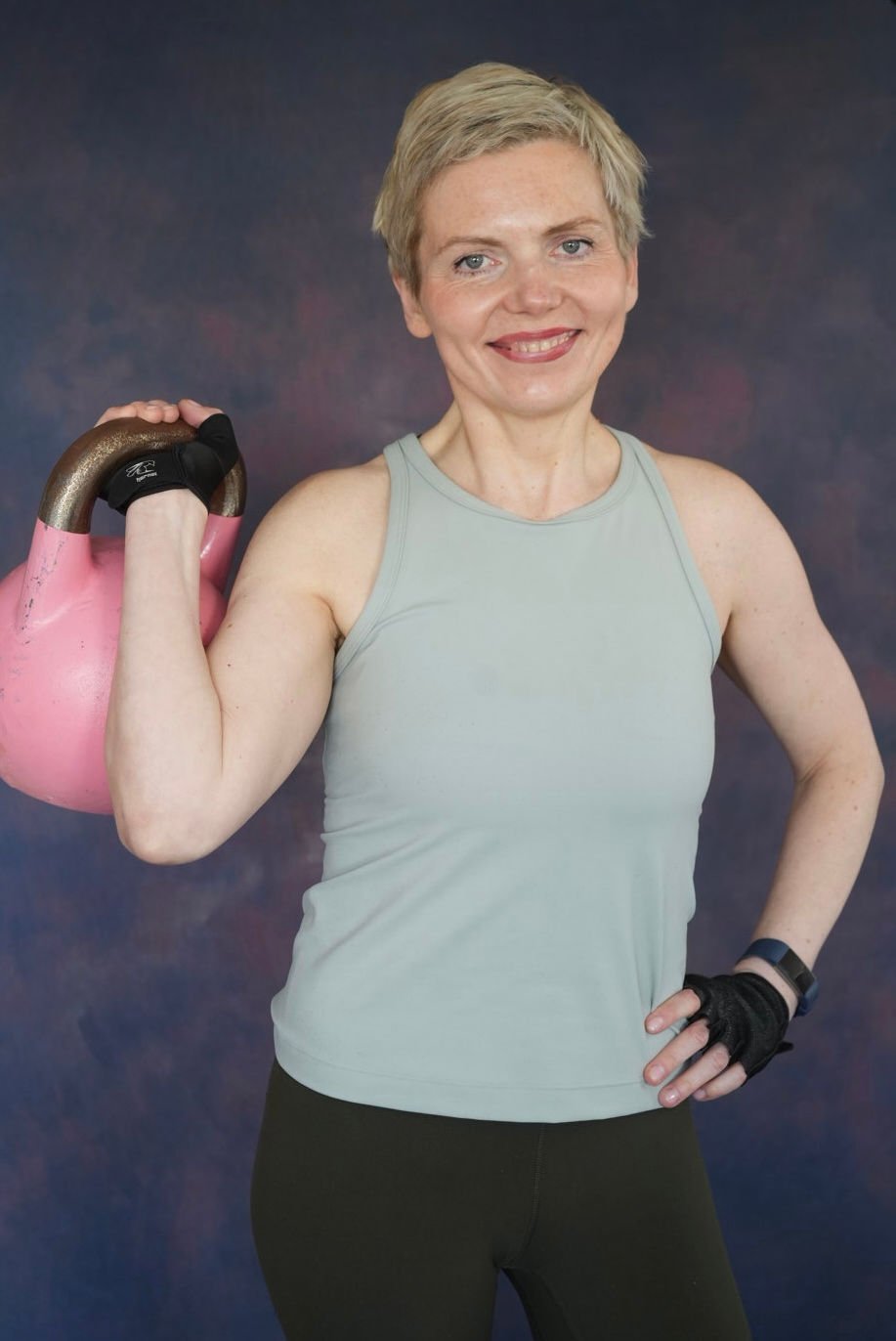 Personal trainer in Wimbledon coaching client