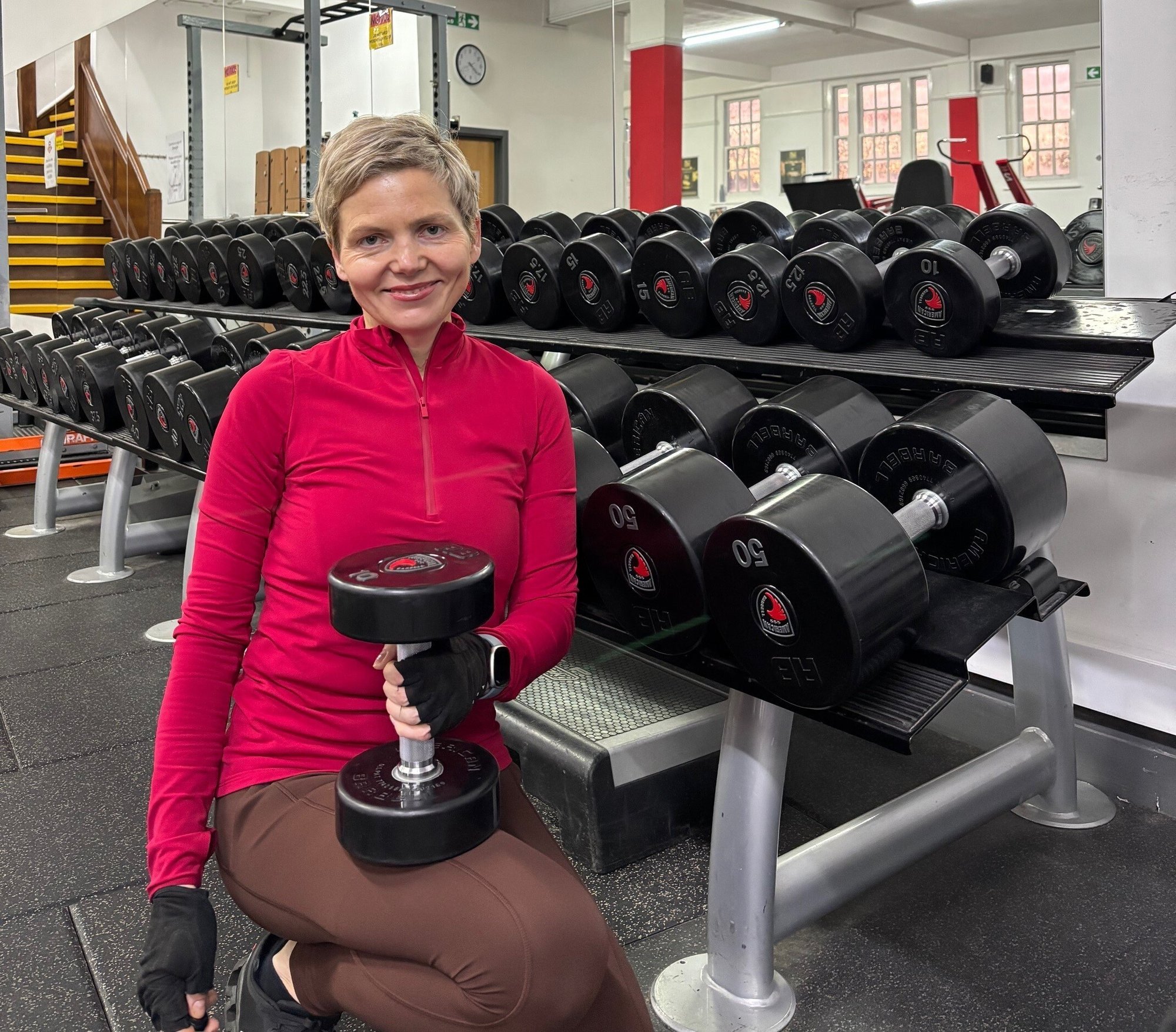 Sasha_sitting_girya-1